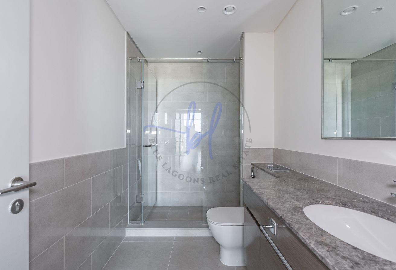 Bright and Spacious Unit| Burj Khalifa View|Vacant photo 25