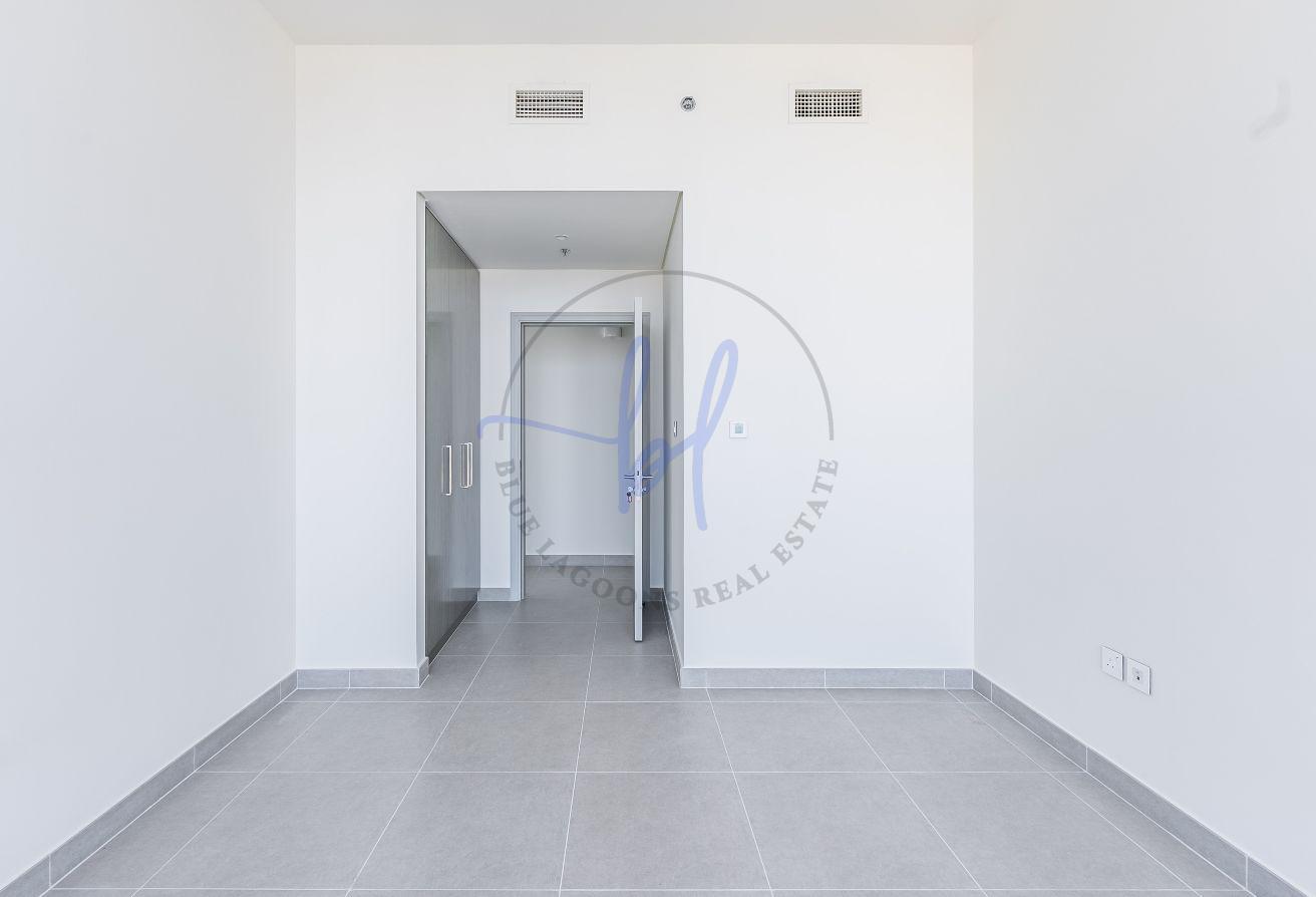 Bright and Spacious Unit| Burj Khalifa View|Vacant photo 28