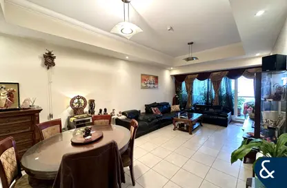 شقة - 2 غرف نوم - 3 حمامات للايجار في برج تشرشل السكني - أبراج تشرشل - الخليج التجاري - دبي