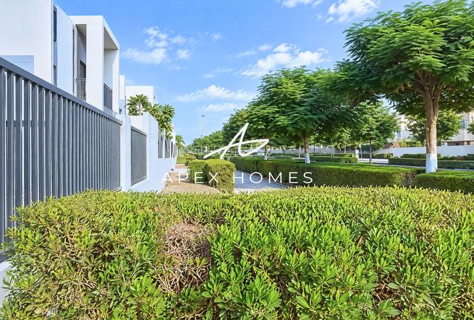 4-bed townhouse in La Rosa 6 · Vacant — photo 3
