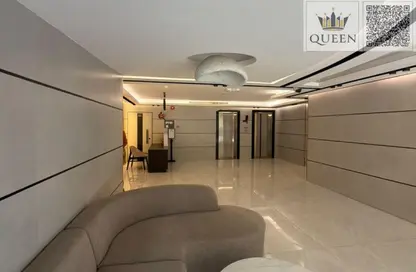 شقة - 3 غرف نوم - 3 حمامات للايجار في مساكن كورنيش عجمان - طريق كورنيش عجمان - عجمان