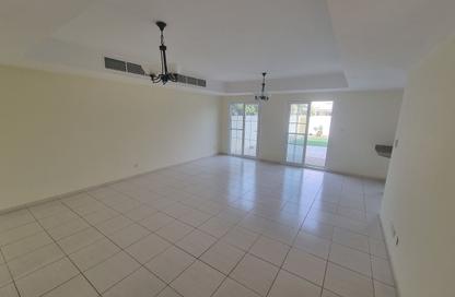 Villa - 3 Bedrooms - 3 Bathrooms for rent in Springs 11 - The Springs - Dubai