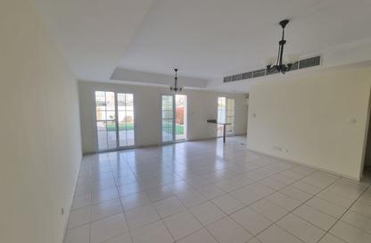 Villa - 3 Bedrooms - 3 Bathrooms for rent in Springs 11 - The Springs - Dubai