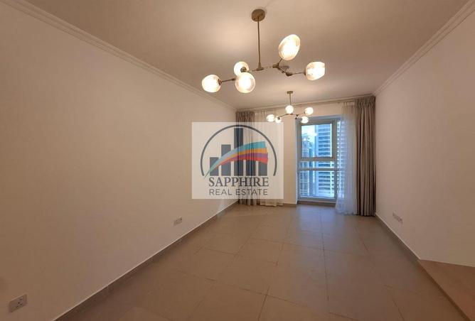 Near to Metro Studio Unfurnished Well Maintained photo 3