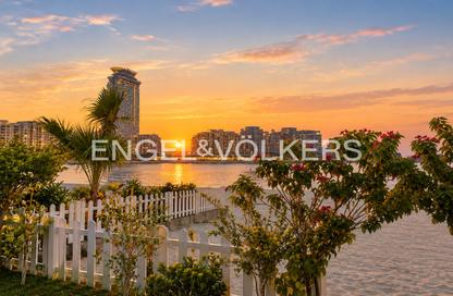 Villa - 5 - 6 for sale in Palma Residences - Palm Jumeirah - Dubai