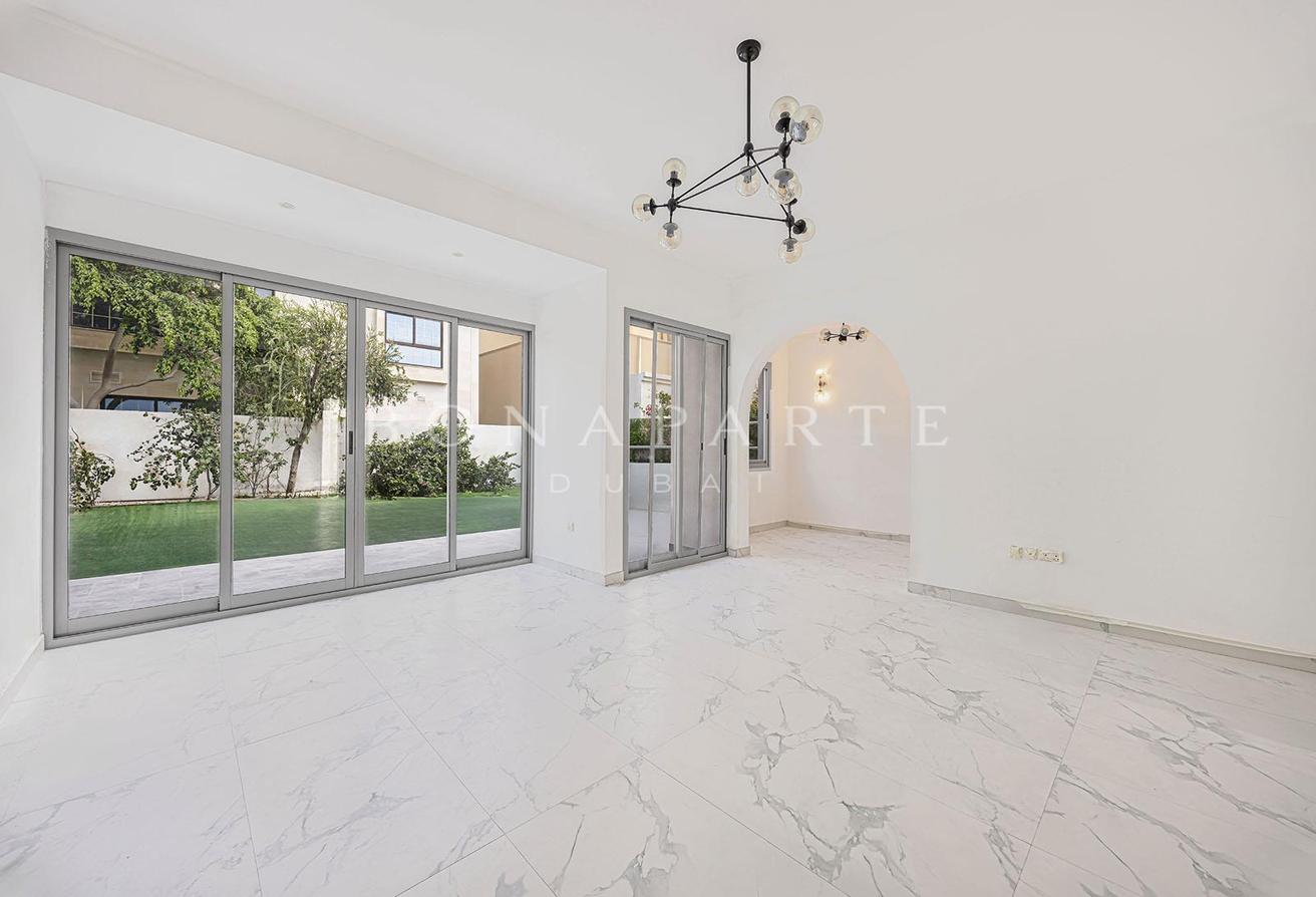 Skyline Views | Exclusive Villa | Vacant photo 8