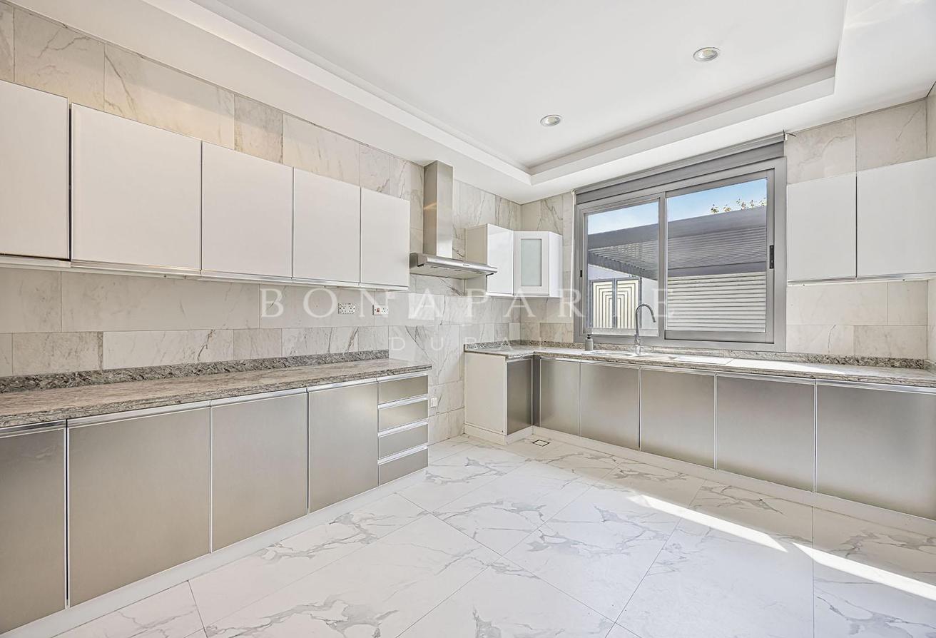 Skyline Views | Exclusive Villa | Vacant photo 6