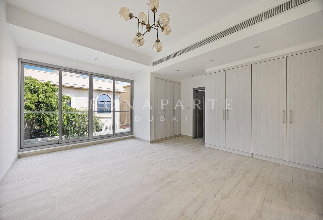 Skyline Views | Exclusive Villa | Vacant photo 5