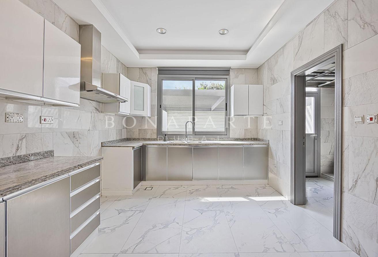 Skyline Views | Exclusive Villa | Vacant photo 17