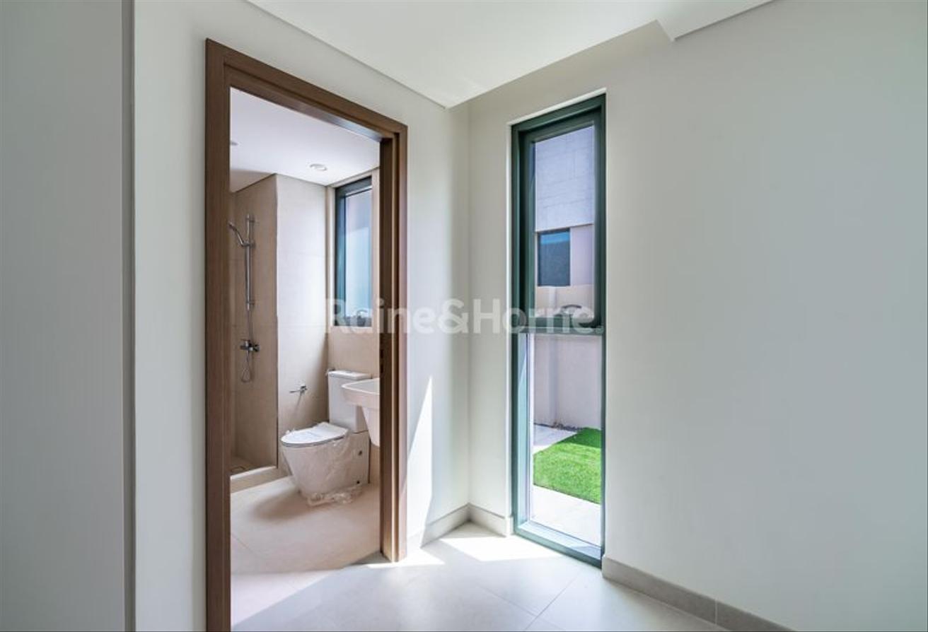 Couture Living | Elie Saab-1 4BR with 1 MONTH FREE photo 16