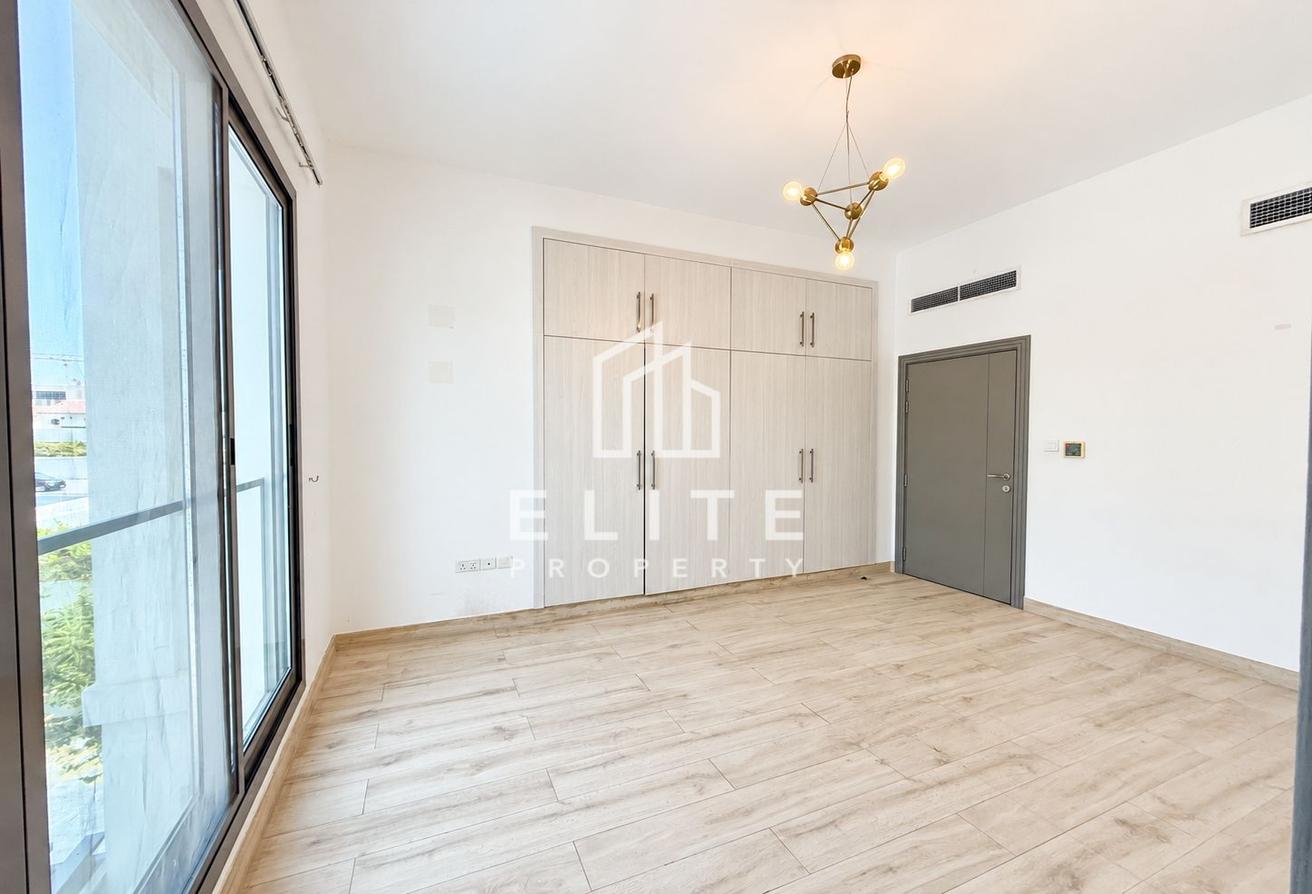 Upgraded 3BR + Maid | Corner Villa | Garden photo 6