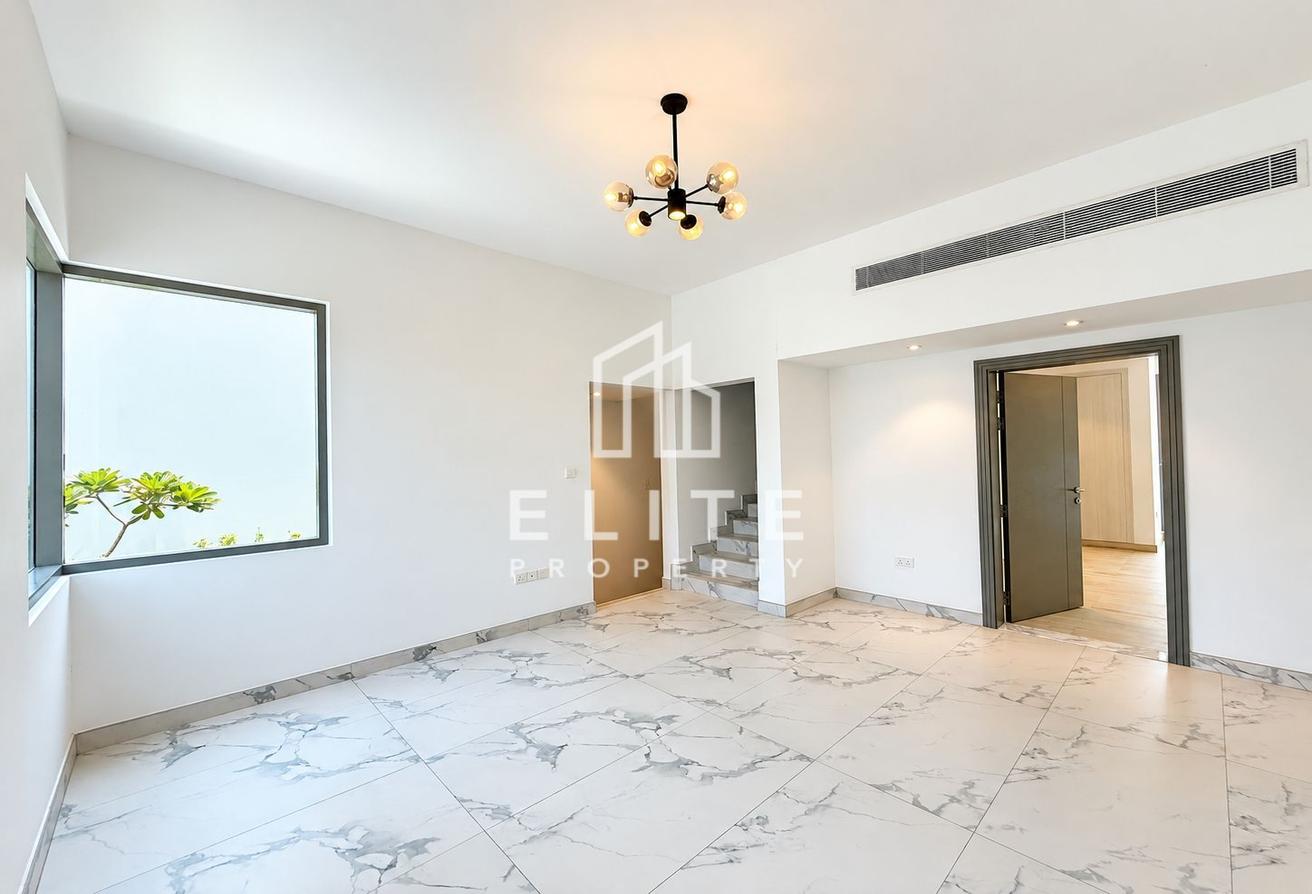 Upgraded 3BR + Maid | Corner Villa | Garden photo 10
