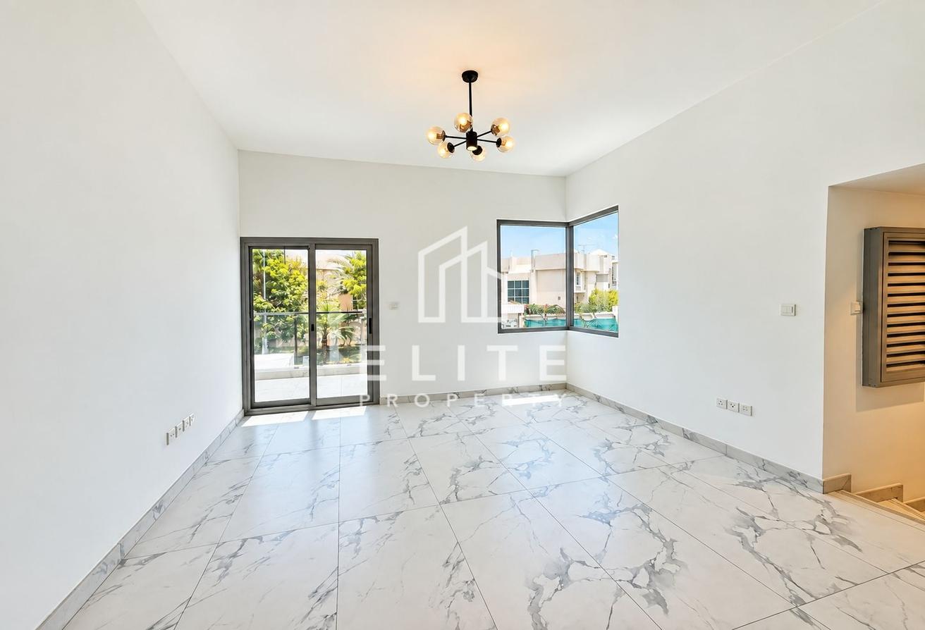Upgraded 3BR + Maid | Corner Villa | Garden photo 16