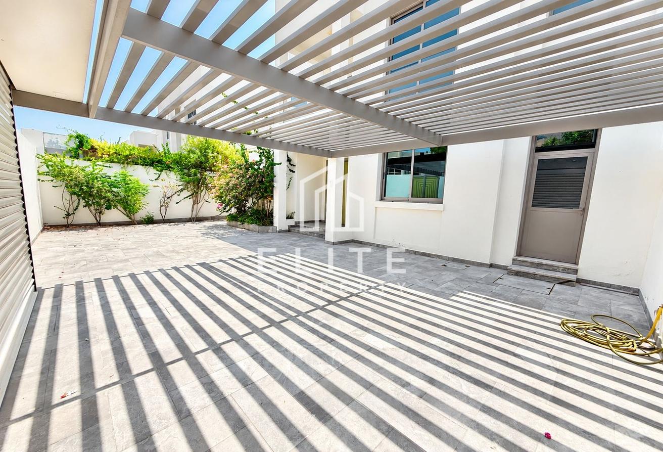 Upgraded 3BR + Maid | Corner Villa | Garden photo 15