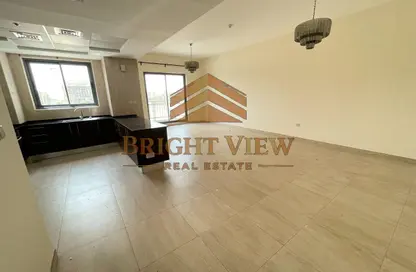 شقة - غرفة نوم - 2 حمامات للايجار في عزيزي لياتريس - الفرجان - دبي