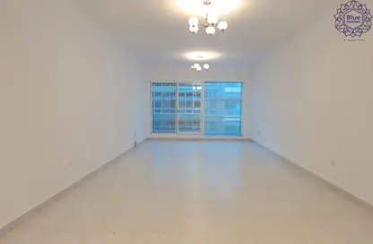 Apartment - 3 Bedrooms - 3 Bathrooms for rent in Al Barsha 1 - Al Barsha - Dubai