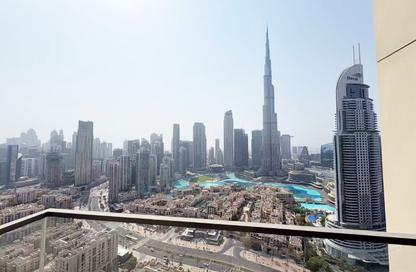 Apartment - 3 - 3 for rent in Burj Royale - Downtown Dubai - Dubai