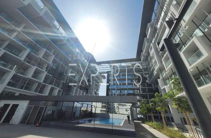 Apartment - 3 - 4 for sale in Oasis 1 - Oasis Residences - Masdar City - Abu Dhabi