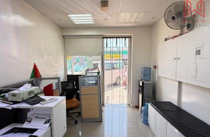 Retail - Studio for rent in Hor Al Anz - Deira - Dubai Retail - Studio for rent in Hor Al Anz - Deira - Dubai
