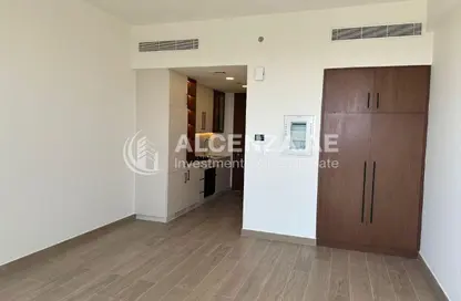 Apartment - Studio - 1 Bathroom for rent in Holland Gardens - Town Square - Dubai