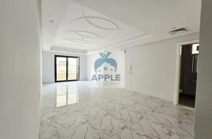 شقة - 3 غرف نوم - 3 حمامات للايجار في تجارية مويلح - الشارقة شقة - 3 غرف نوم - 3 حمامات للايجار في تجارية مويلح - الشارقة