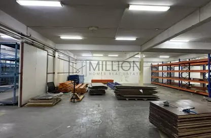 Warehouse - Studio - 1 Bathroom for rent in Block A - Umm Ramool - Dubai