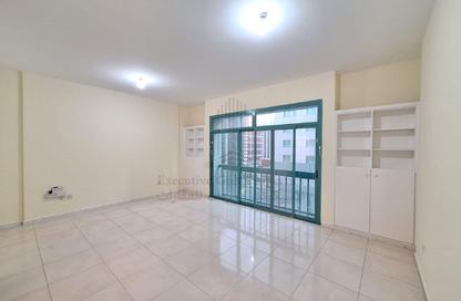Apartment - 2 Bedrooms - 2 Bathrooms for rent in Tourist Club Area - Abu Dhabi