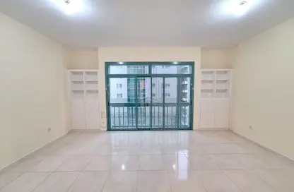 Apartment - 2 Bedrooms - 2 Bathrooms for rent in Tourist Club Area - Abu Dhabi Apartment - 2 Bedrooms - 2 Bathrooms for rent in Tourist Club Area - Abu Dhabi