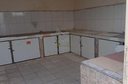 Labor Camp - Studio - 7+ Bathrooms for rent in Ali Mousa Building - Al Sajaa Industrial - Al Sajaa - Sharjah