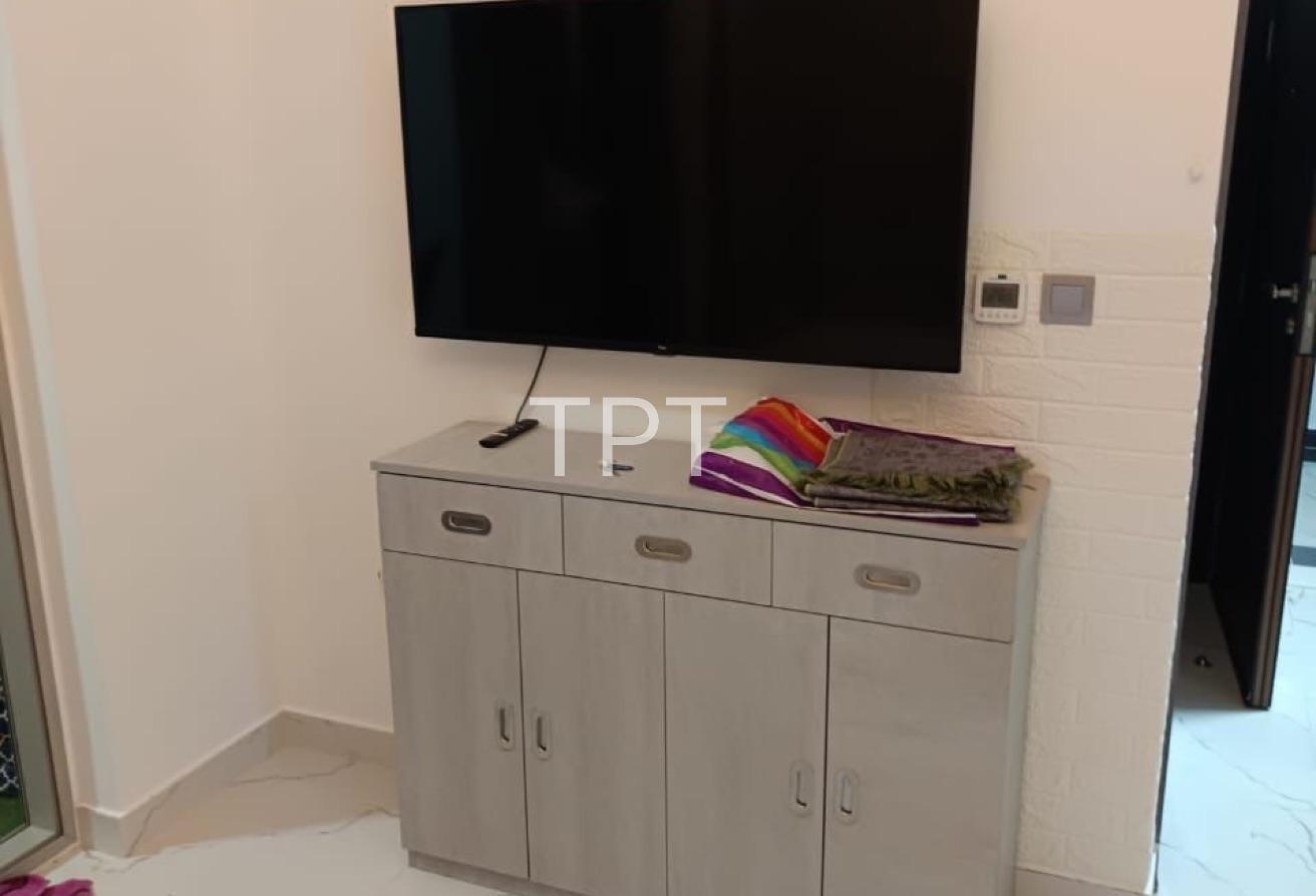 FULLY FURNISHED, READY TO MOVE , MODREN LIVING photo 9