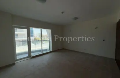 Apartment - 1 Bathroom for rent in Cricket Tower - Dubai Sports City - Dubai
