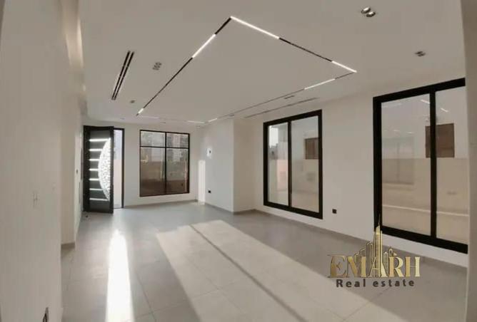 98719684 - Property Image 3