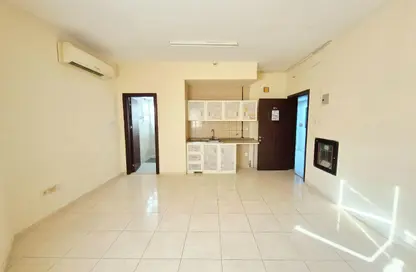 Apartment - Studio - 1 Bathroom for rent in Fire Station Road - Muwaileh - Sharjah