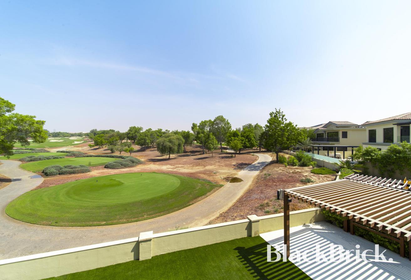 Vacant | Unbeatable Views | Spacious Villa photo 11