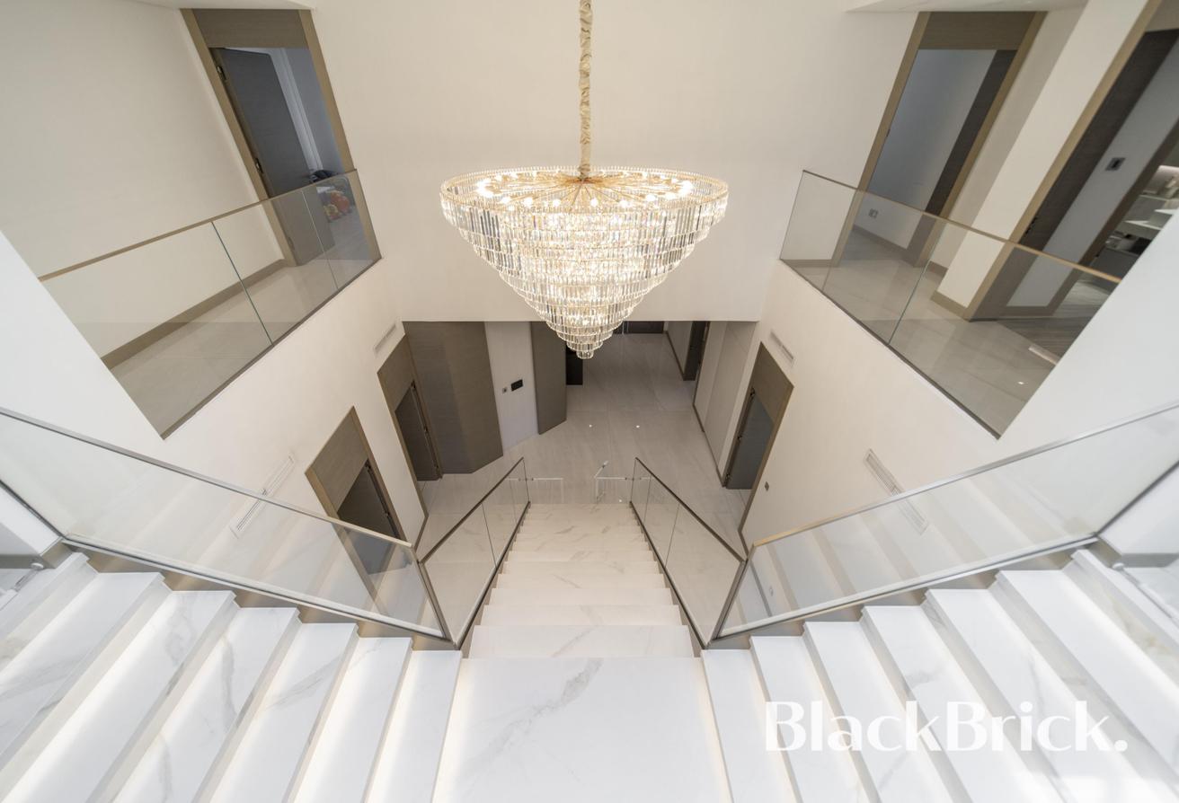 Vacant | Unbeatable Views | Spacious Villa photo 7