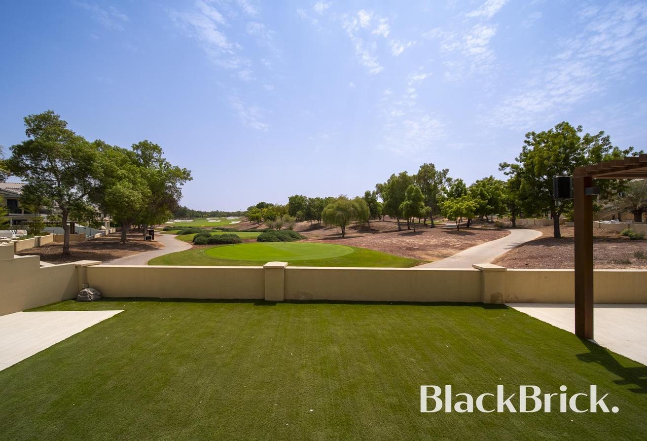 Vacant | Unbeatable Views | Spacious Villa