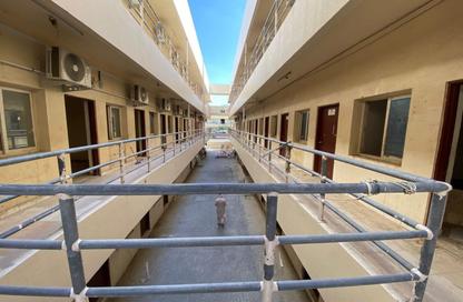 سكن عمال - استوديو - 7+ للايجار في سونابور - المحيصنة - دبي