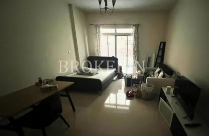 Apartment - Studio - 1 Bathroom for rent in May Residence 4 - May Residence - District 10 - Jumeirah Village Circle - Dubai