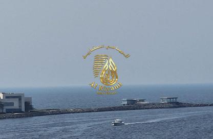شقة - غرفة نوم - 2 حمامات للايجار في برج الكورنيش - طريق كورنيش عجمان - عجمان شقة - غرفة نوم - 2 حمامات للايجار في برج الكورنيش - طريق كورنيش عجمان - عجمان