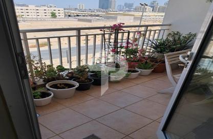 Apartment - 1 - 1 for sale in Mazaya 25 - Queue Point - Liwan - Dubai
