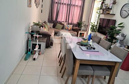 Apartment - 1 - 1 for sale in Mazaya 25 - Queue Point - Liwan - Dubai