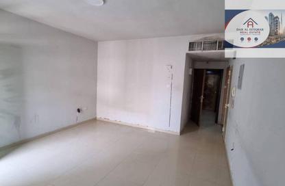 Apartment - Studio - 1 Bathroom for rent in Al Butina 9 Building - Al Butina - Sharjah Apartment - Studio - 1 Bathroom for rent in Al Butina 9 Building - Al Butina - Sharjah