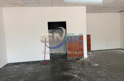 Retail - Studio - 1 Bathroom for rent in France Cluster - International City - Dubai