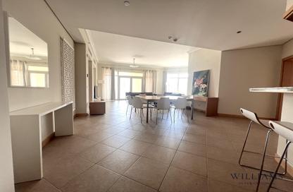 Apartment - 3 Bedrooms for rent in Al Das - Shoreline Apartments - Palm Jumeirah - Dubai