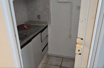 Apartment - Studio - 1 for rent in Al Majaz 2 - Al Majaz - Sharjah Apartment - Studio - 1 for rent in Al Majaz 2 - Al Majaz - Sharjah