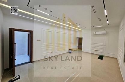 Whole Building - Studio - 7+ for rent in Umm Al Thuoob - Umm Al Quwain
