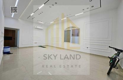 Whole Building - Studio - 7+ for rent in Umm Al Thuoob - Umm Al Quwain