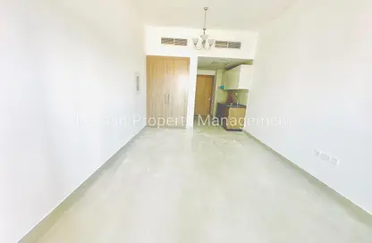 شقة - 1 حمام للايجار في لوليفير ريزيدنس - المدينة العالمية المرحلة 2 - 4 الورسان - الورسان - دبي شقة - 1 حمام للايجار في لوليفير ريزيدنس - المدينة العالمية المرحلة 2 - 4 الورسان - الورسان - دبي