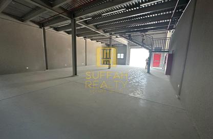 Warehouse - Studio - 1 Bathroom for rent in RAS - Umm Ramool - Dubai