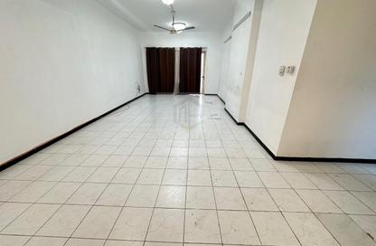 Apartment - 2 Bedrooms - 2 Bathrooms for rent in Al Kazim 3 Building - Hor Al Anz East - Hor Al Anz - Deira - Dubai